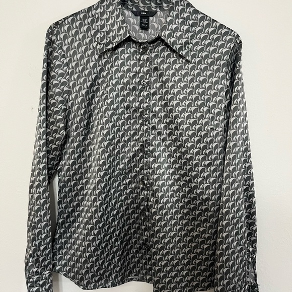 H&M Tops - H&M Black and White Geometric Men's Shirt